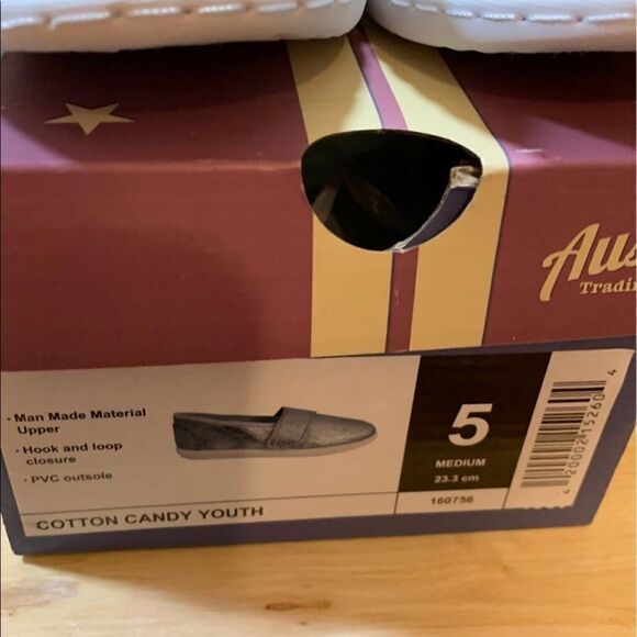 Size 5 youth Austin Trading Company flats - Picture 2 of 5
